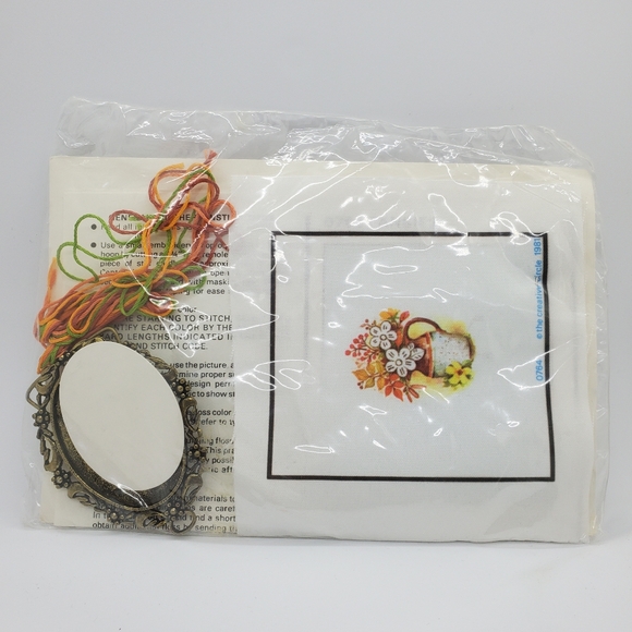 Vintage New NIP Creative Circle Daisies Stitchery Embroidery Kit Bob Shafor 0764 - Picture 2 of 5